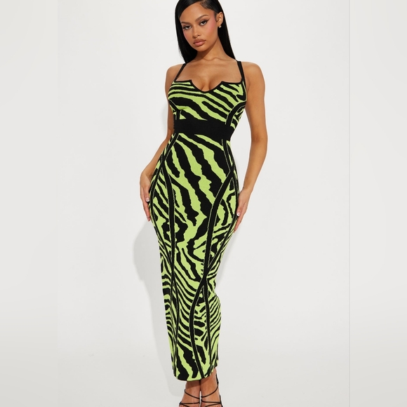 Dress - Picture 9 of 11